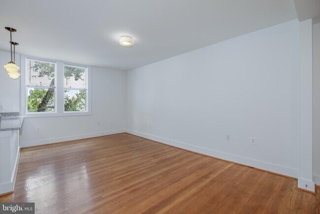 Building Photo - 1575 Spring Pl NW