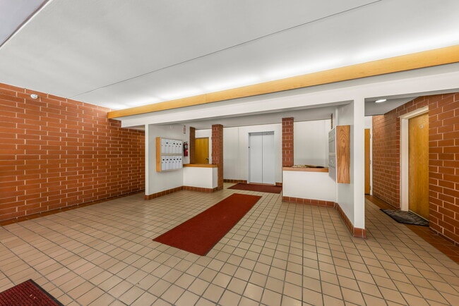 Building Photo - 1041 Susan Collins Ln