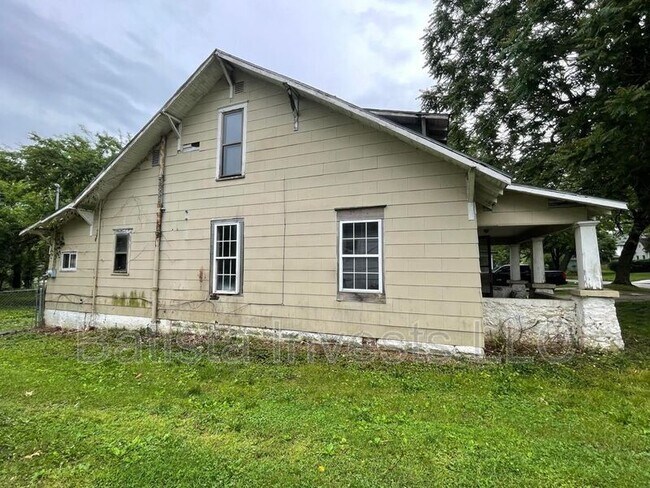 Building Photo - 2146 N Robberson Ave
