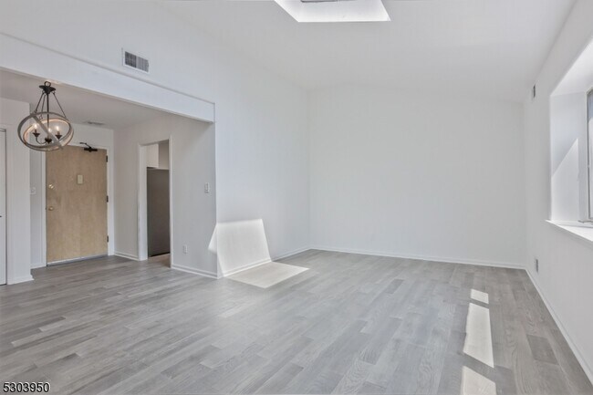 Building Photo - 66 Park Ave