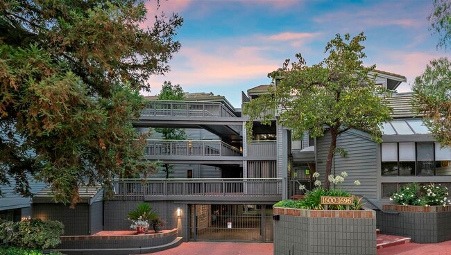 Building Photo - 1616 San Miguel Dr