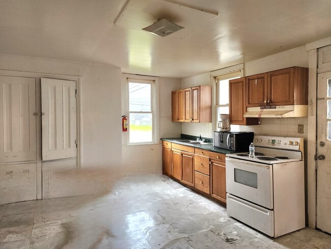 Cocina - 404 E Market St