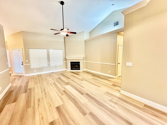 Foto del edificio - North Clovis 3/2 Near Buchanan Education C...