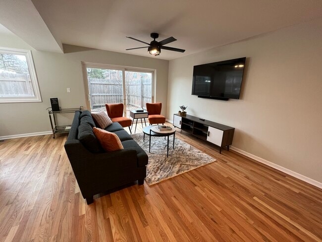 Foto del edificio - 725 Hibbard Rd