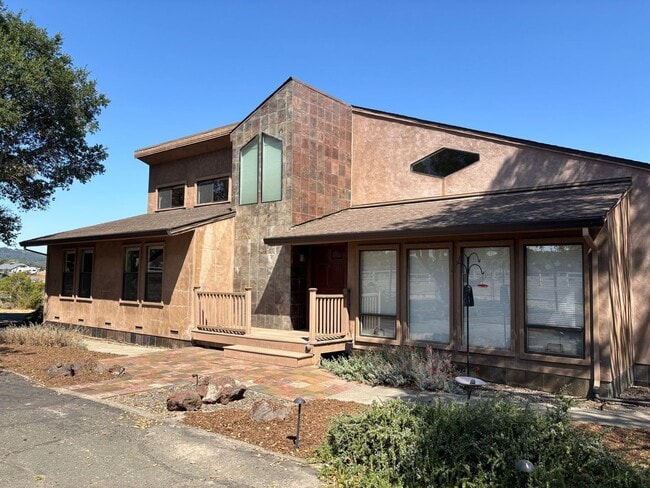 Foto del edificio - 6 Acres; 3 bedroom 2 bath plus bonus room ...