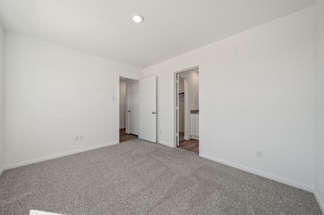 Foto del edificio - 12327 Sword Point Ct