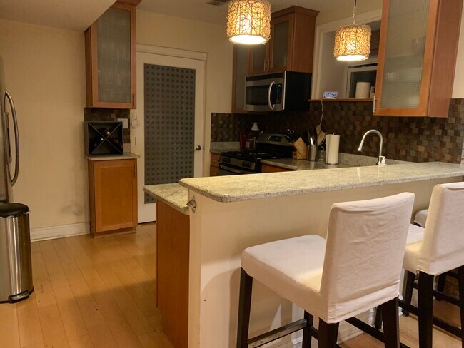 Foto del edificio - 1744 W Augusta Blvd