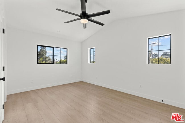 Building Photo - 17156 Rinaldi St