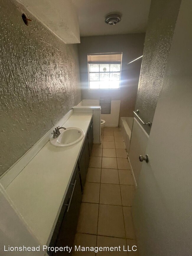 Foto del edificio - 5 br, 1.5 bath House - 8324 S Indiana Ave