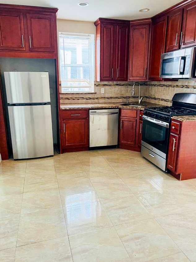 17 Tehama St, Brooklyn, NY 11218 House Rental in Brooklyn, NY