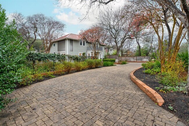 Foto del edificio - 1502 Murray Ln