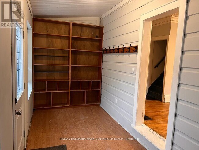 Photo du bâtiment - 61 Wellington St E