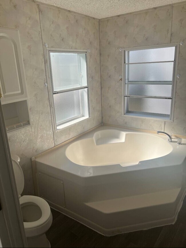 Foto del edificio - 200 E Zora St