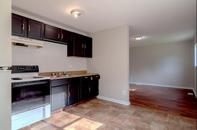 Photo - 3129 Station St House