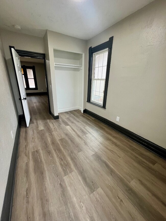 Foto del edificio - 2114 Ave G