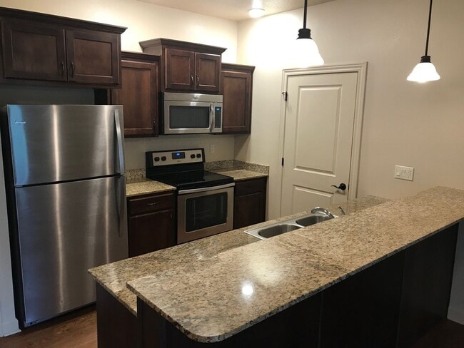 Building Photo - 2810 Bobcat Dr