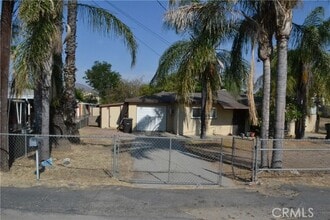 Building Photo - 5848 Robinson Ave