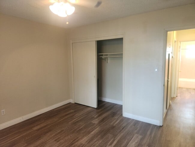 Building Photo - Affordable 2 bedroom, 1 Bath Lower Unit
