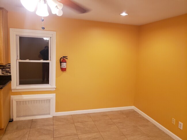 Kitchen - 368 Boyden Ave