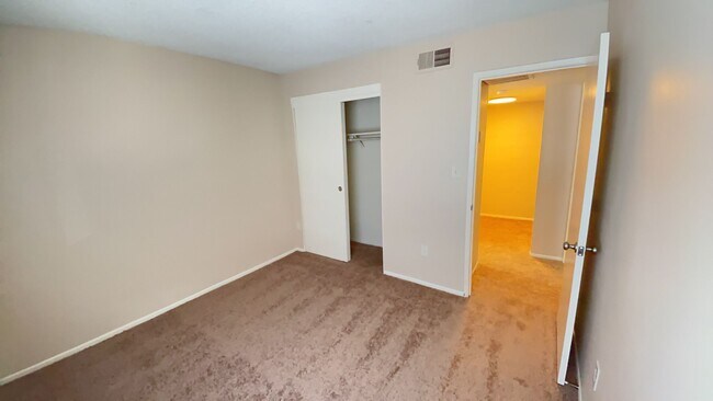 Foto del edificio - 5902 W Golden Ln