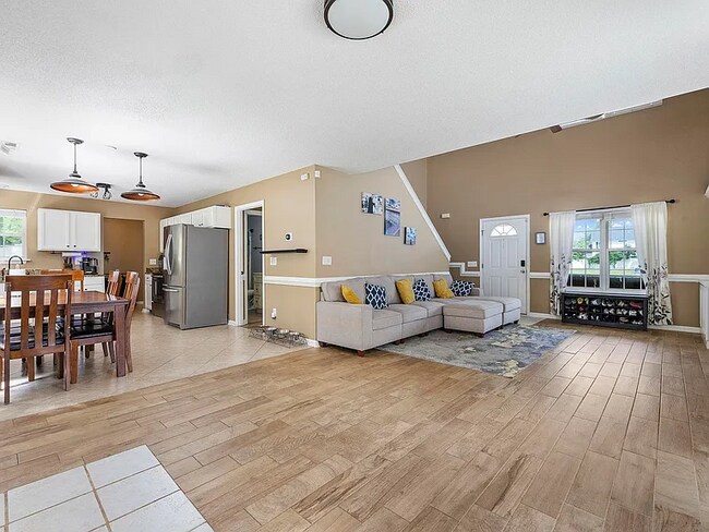 Foto del edificio - 125 Edwards Ln