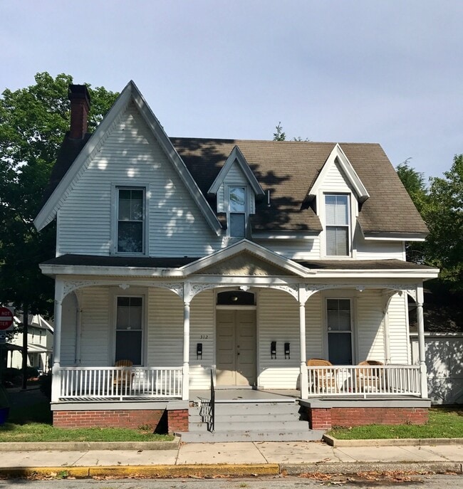 Building Photo - 312 Gay St