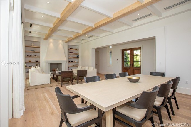 Foto del edificio - 345 Caribbean Rd