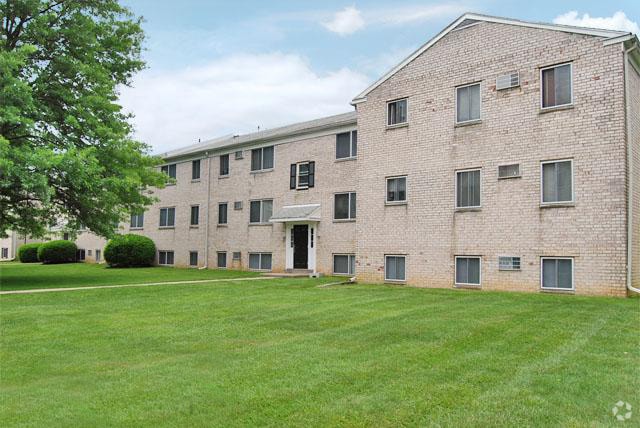 Building Photo - Arrowhead Court Apartments