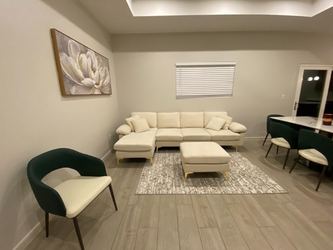 Foto del edificio - 3412 Duke Ave