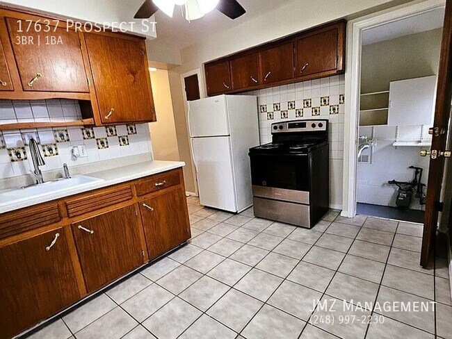 Foto del edificio - 17637 Prospect St