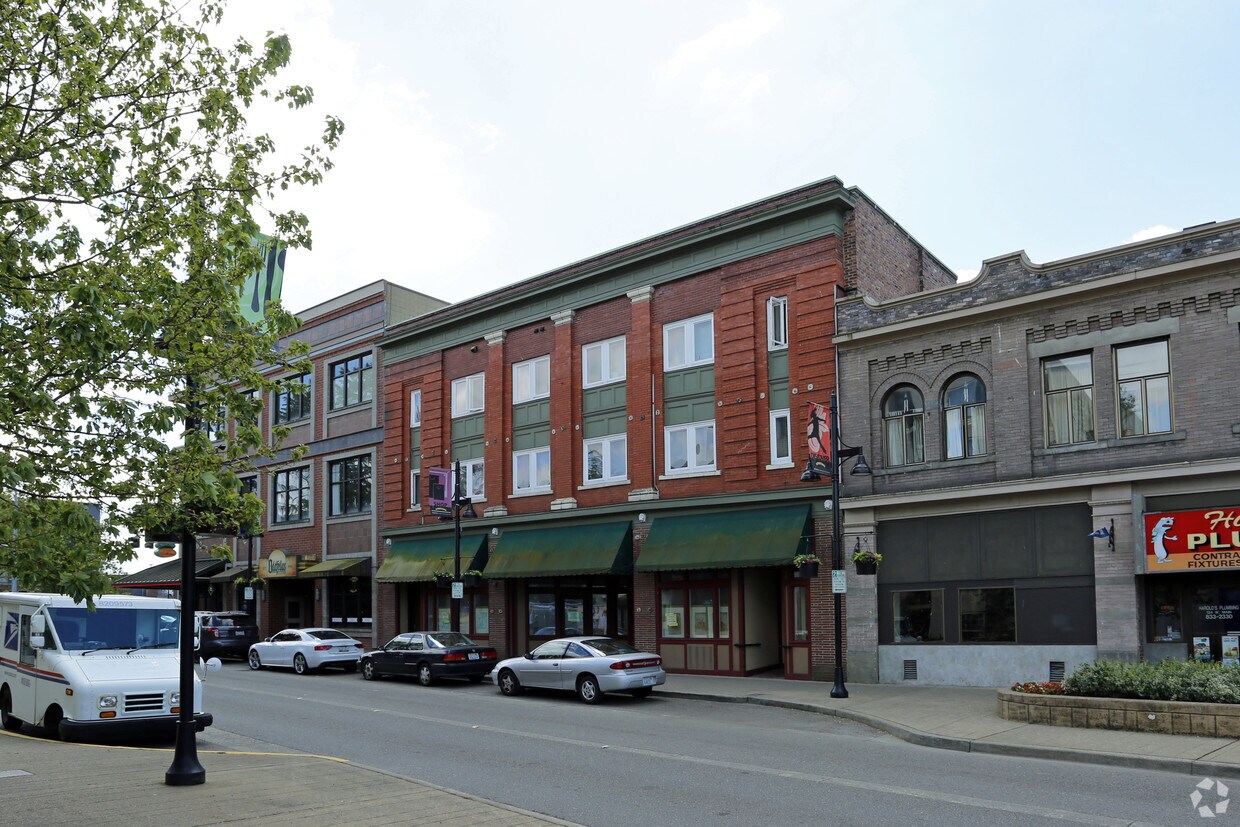 Building Photo - The 122 Building