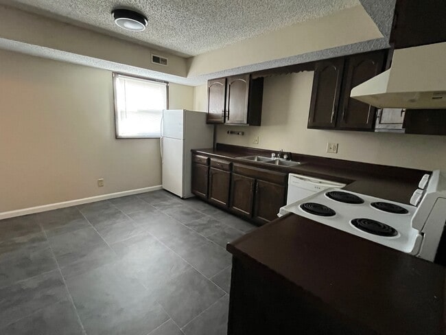Building Photo - 505 W Herndon St