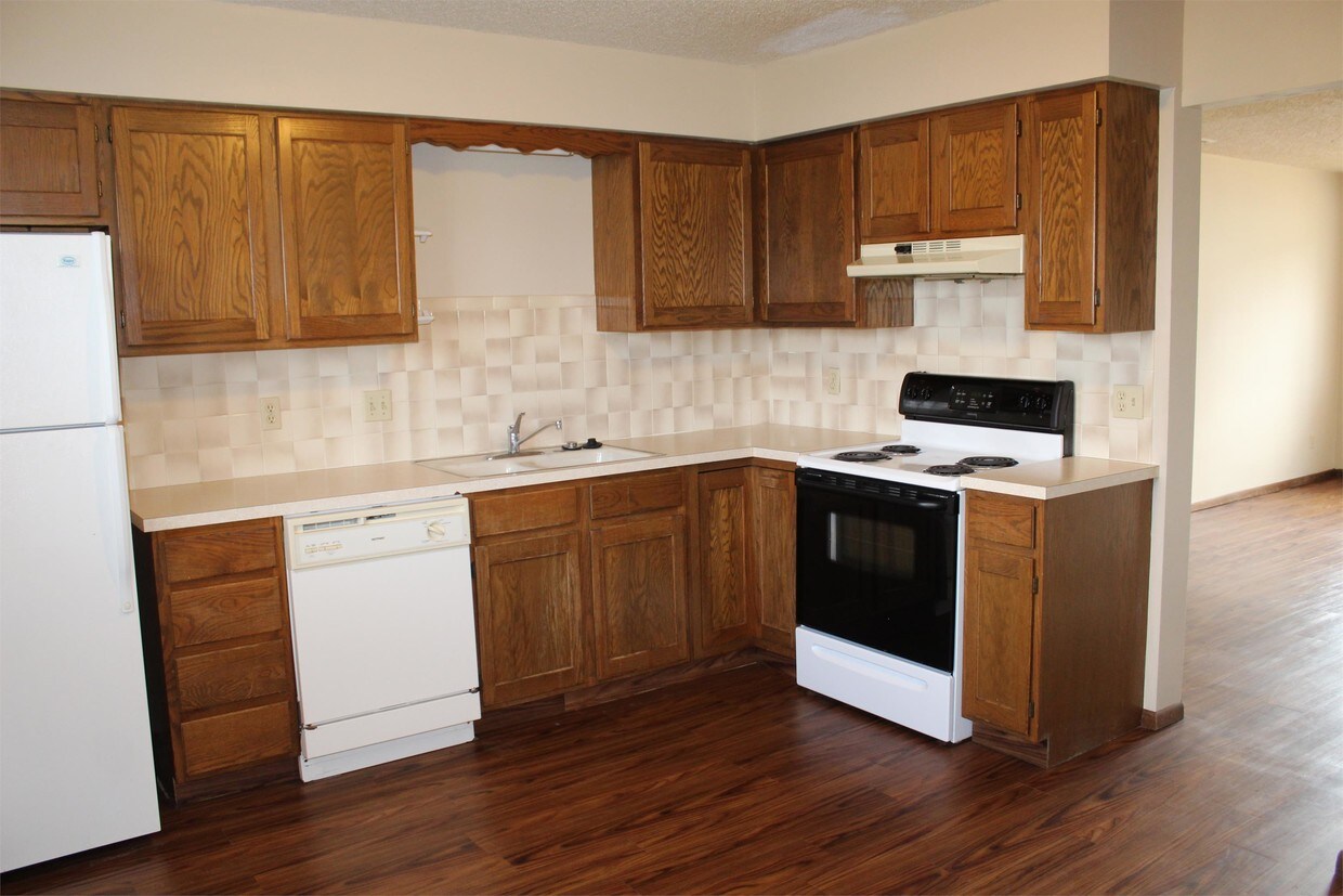 Primary Photo - 1404 E 27th Ave