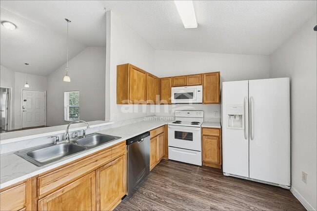 Foto del edificio - 732 McLean Ct