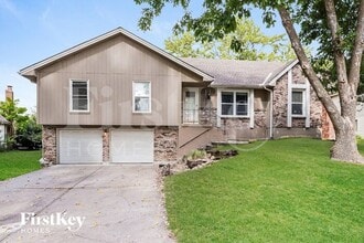 Building Photo - 14504 Laquinta Dr