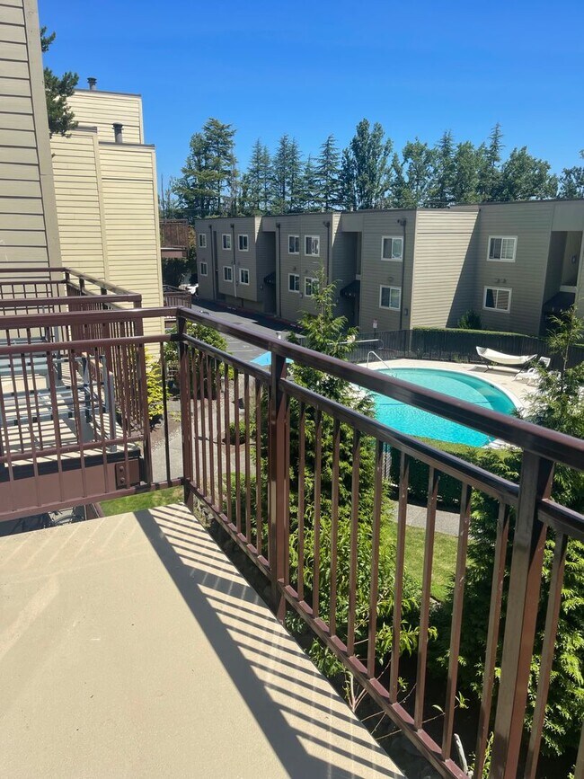 Building Photo - Sunny 1 bedroom, 1 bath Condo in Sandpoint!