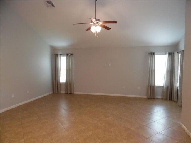 Building Photo - 1217 Peregrine Way