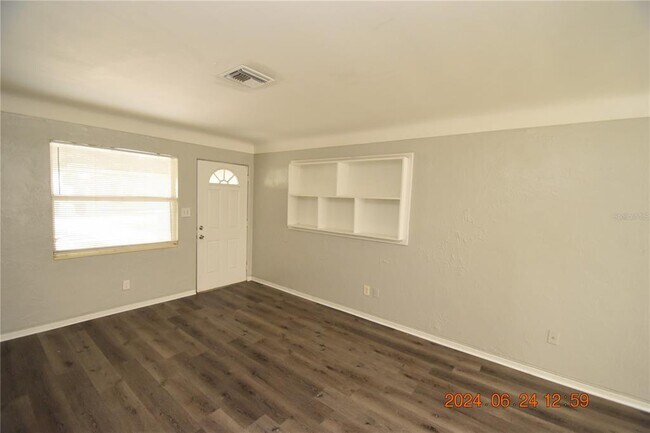 Building Photo - 3308 19th Ave S