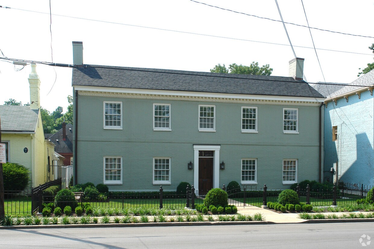 Building Photo - 404 N Limestone