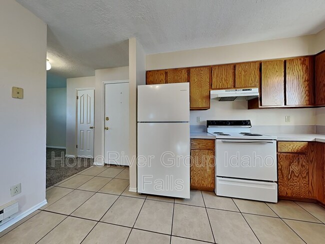 Building Photo - 2101 Meppen Dr
