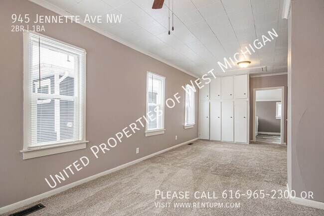 Building Photo - Cozy 2 Bedroom, 1 Bath Home | Available No...