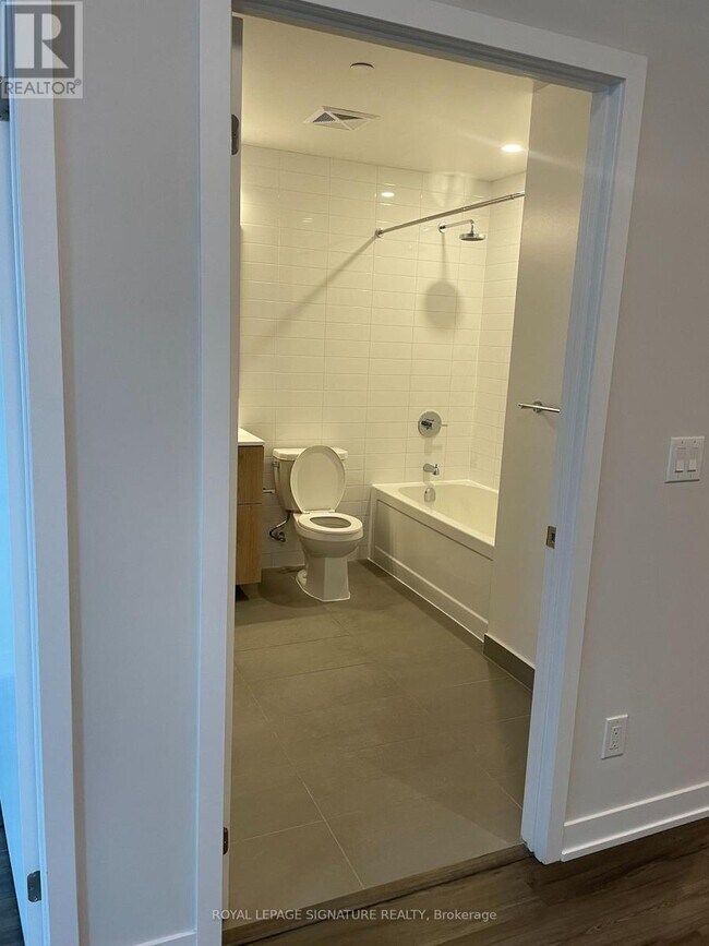 Photo du bâtiment - 25 Nicholas Ave