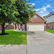 Building Photo - 2723 Oak Ridge Park Dr