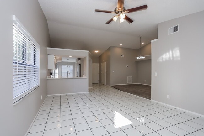 Building Photo - 6006 Crickethollow Dr
