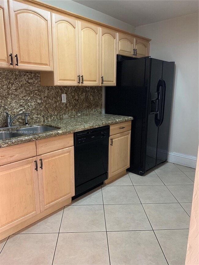 Foto del edificio - 7931 SW 104th St