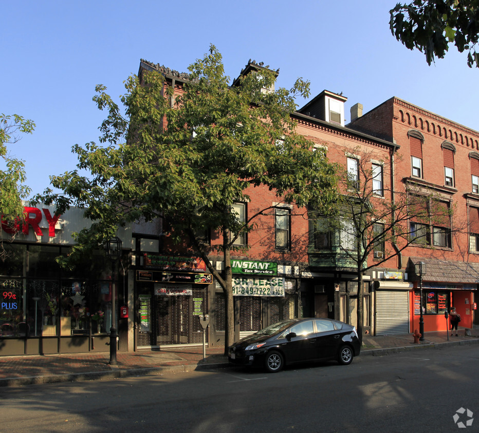 Building Photo - 210-216 Broadway