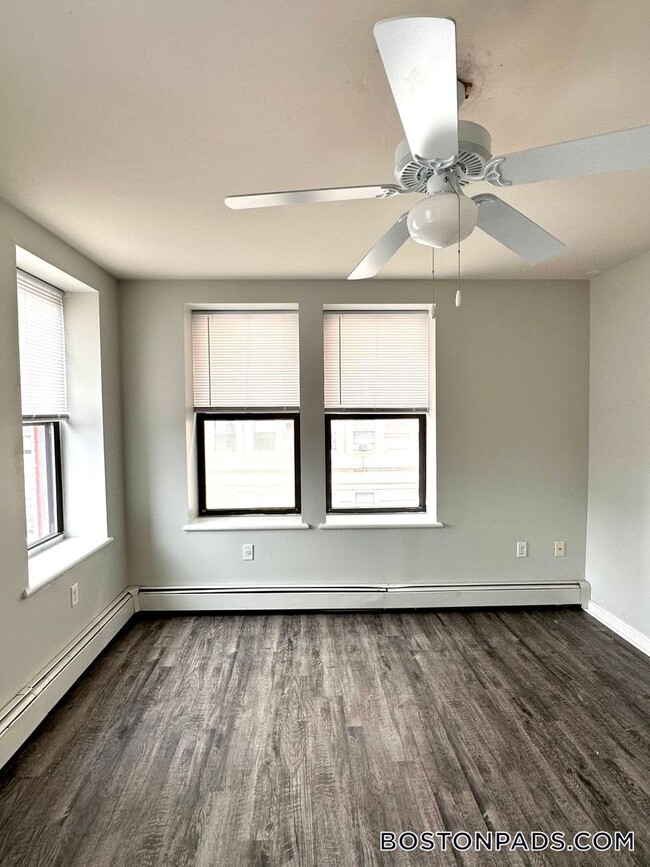 Foto del edificio - 8 Portland St