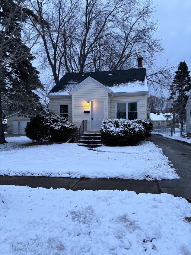 1330 Reed St, Green Bay, WI 54303 House Rental in Green Bay, WI
