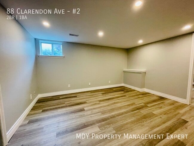 Building Photo - Beautiful lower unit!