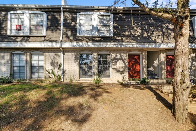 Building Photo - 2020 Continental Ave